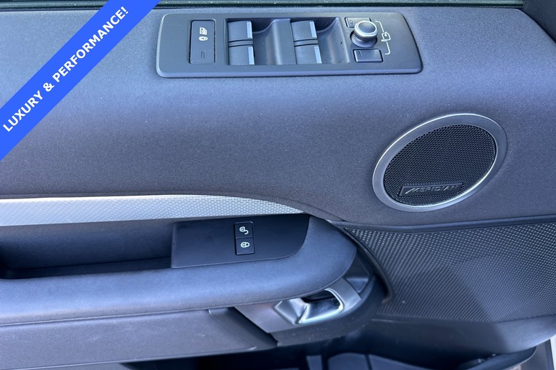 Land Rover Discovery Vehicle Full-screen Gallery Image 11