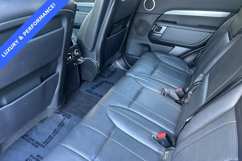 Land Rover Discovery Vehicle Full-screen Gallery Image 12