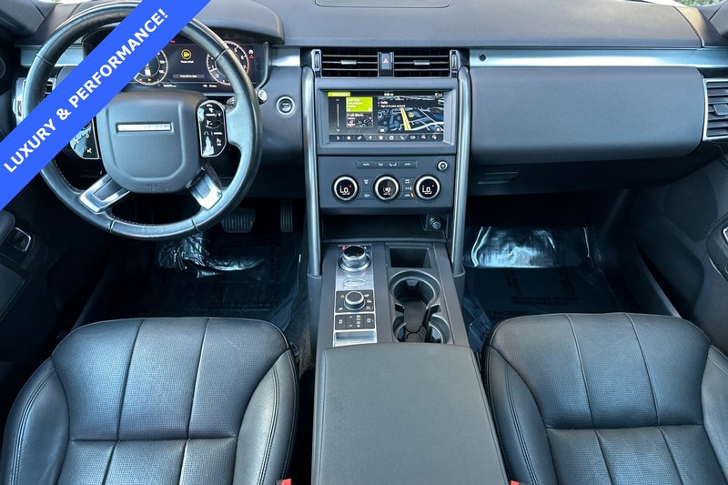 Land Rover Discovery Vehicle Full-screen Gallery Image 13