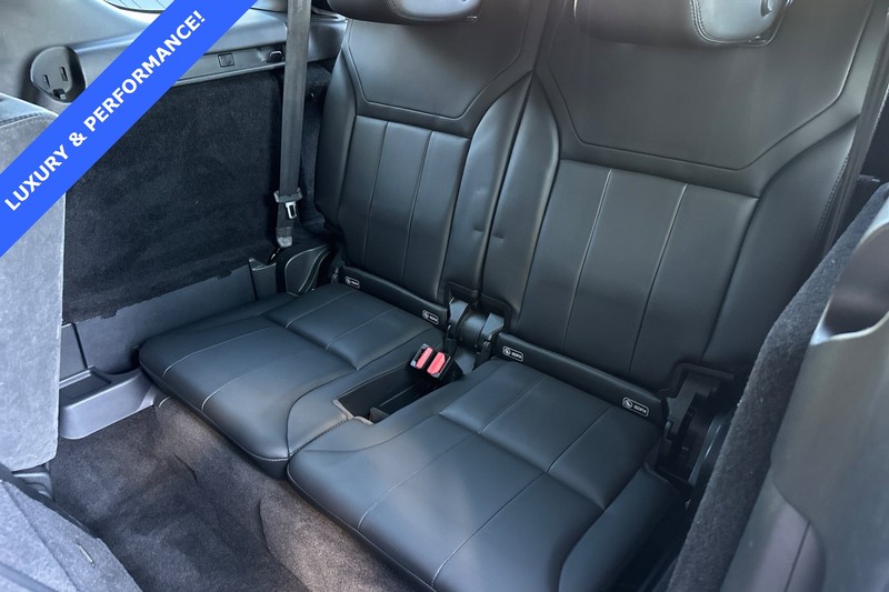 Land Rover Discovery Vehicle Full-screen Gallery Image 15