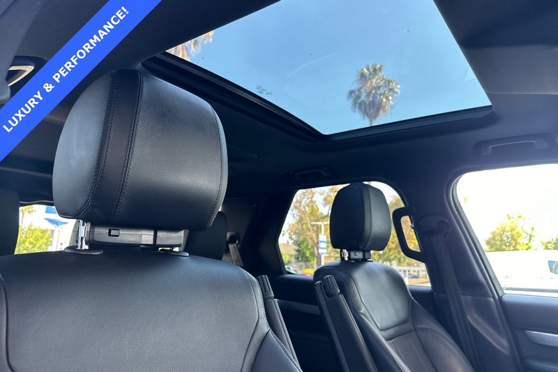 Land Rover Discovery Vehicle Full-screen Gallery Image 18