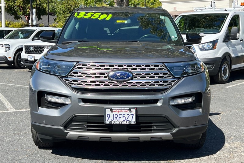 Ford Explorer Vehicle Full-screen Gallery Image 10