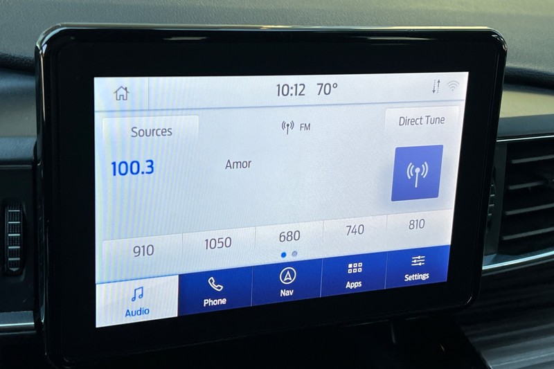 Ford Explorer Vehicle Full-screen Gallery Image 19