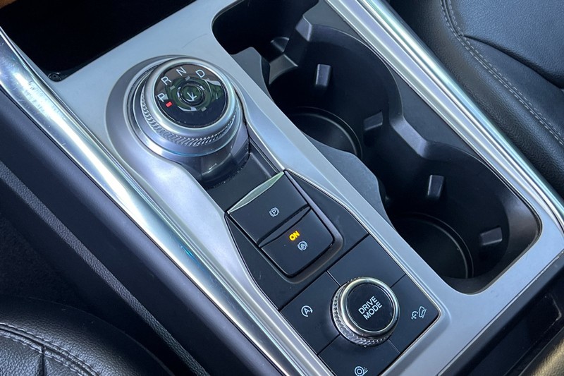 Ford Explorer Vehicle Full-screen Gallery Image 23