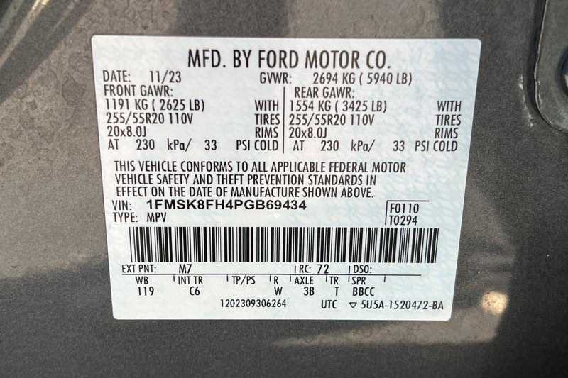 Ford Explorer Vehicle Full-screen Gallery Image 30