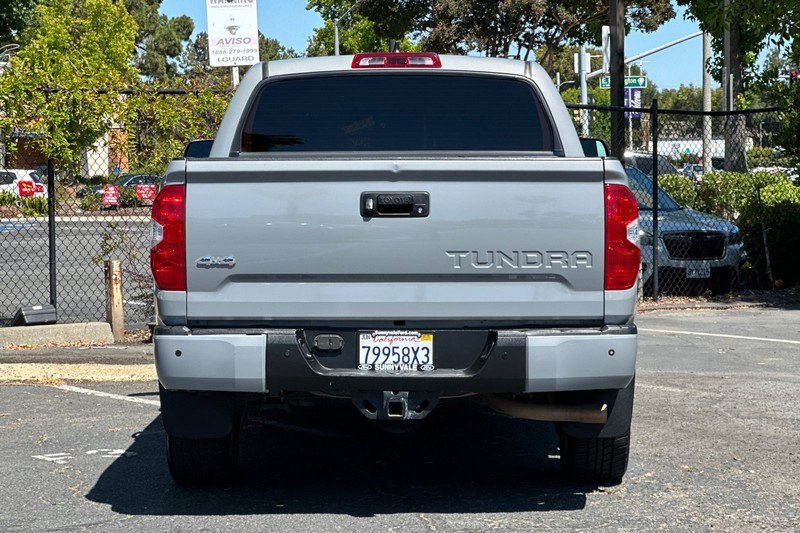 Toyota Tundra 4WD Vehicle Full-screen Gallery Image 05