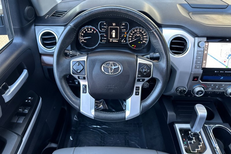 Toyota Tundra 4WD Vehicle Full-screen Gallery Image 14