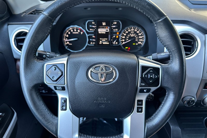 Toyota Tundra 4WD Vehicle Full-screen Gallery Image 23