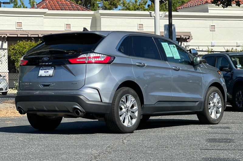 Ford Edge Vehicle Full-screen Gallery Image 04