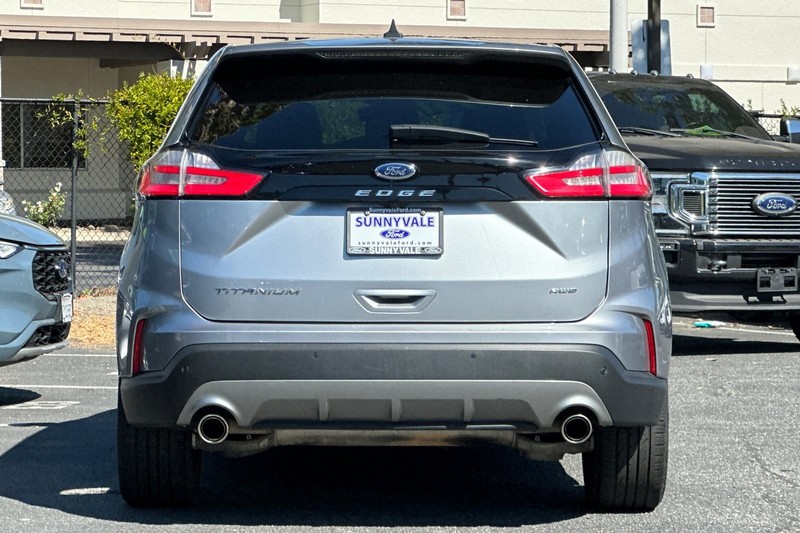 Ford Edge Vehicle Full-screen Gallery Image 05