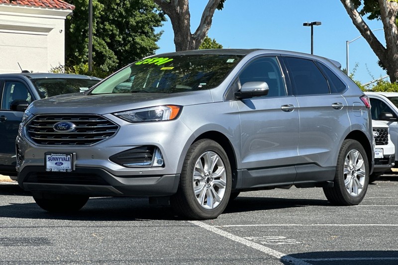 Ford Edge Vehicle Full-screen Gallery Image 09