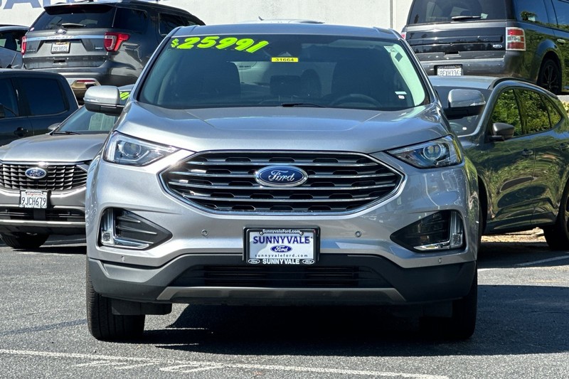 Ford Edge Vehicle Full-screen Gallery Image 10