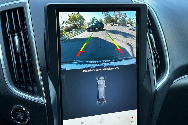 Ford Edge Vehicle Full-screen Gallery Image 20