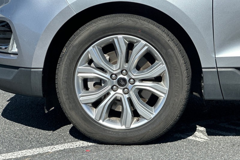 Ford Edge Vehicle Full-screen Gallery Image 27