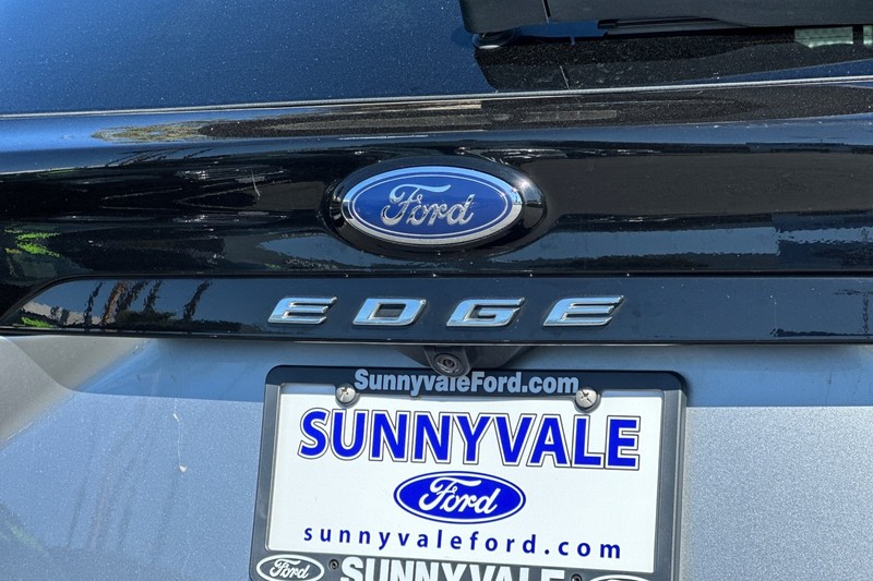 Ford Edge Vehicle Full-screen Gallery Image 28