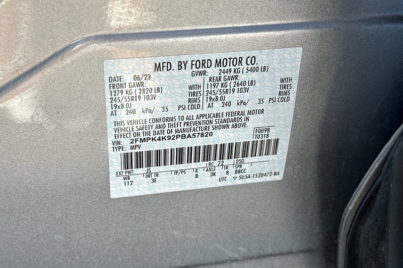 Ford Edge Vehicle Full-screen Gallery Image 29