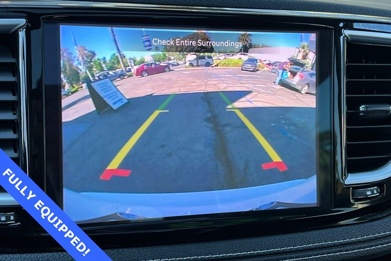 Chrysler Pacifica Vehicle Full-screen Gallery Image 21