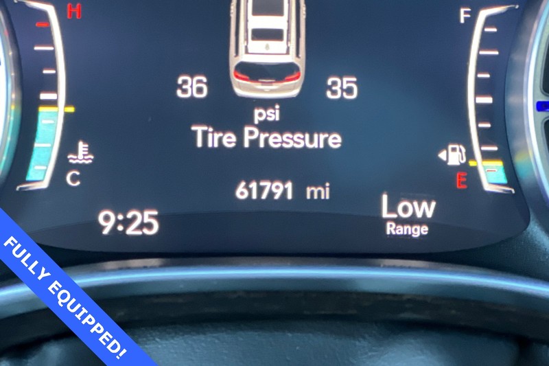 Chrysler Pacifica Vehicle Full-screen Gallery Image 27