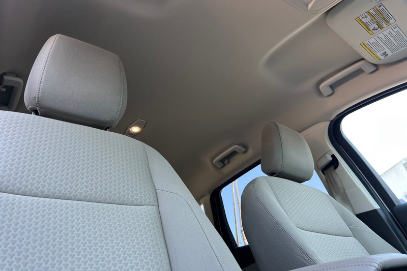 Ford Escape Vehicle Full-screen Gallery Image 18
