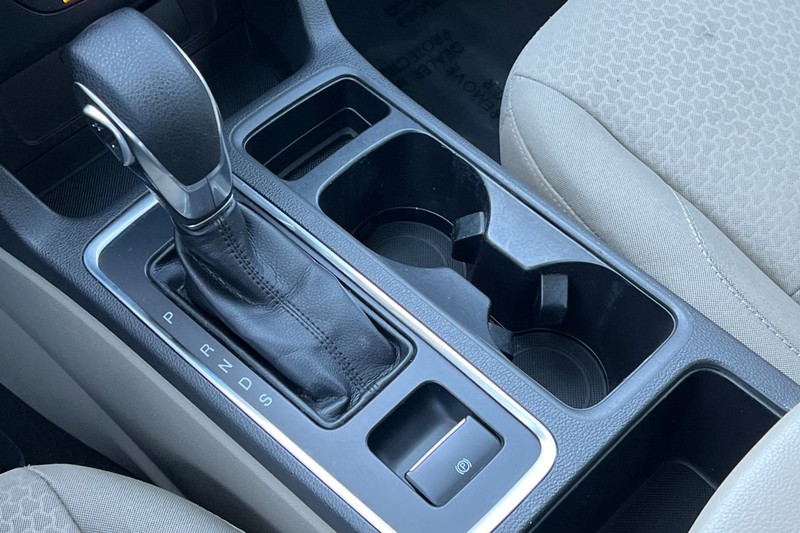 Ford Escape Vehicle Full-screen Gallery Image 22