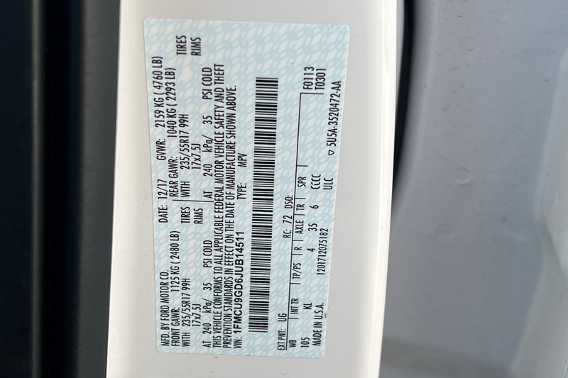 Ford Escape Vehicle Full-screen Gallery Image 29