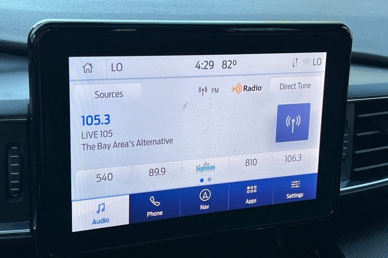 Ford Explorer Vehicle Full-screen Gallery Image 19