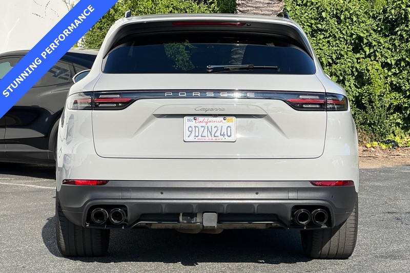 Porsche Cayenne Vehicle Full-screen Gallery Image 05