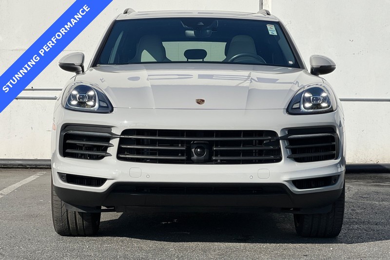 Porsche Cayenne Vehicle Full-screen Gallery Image 09