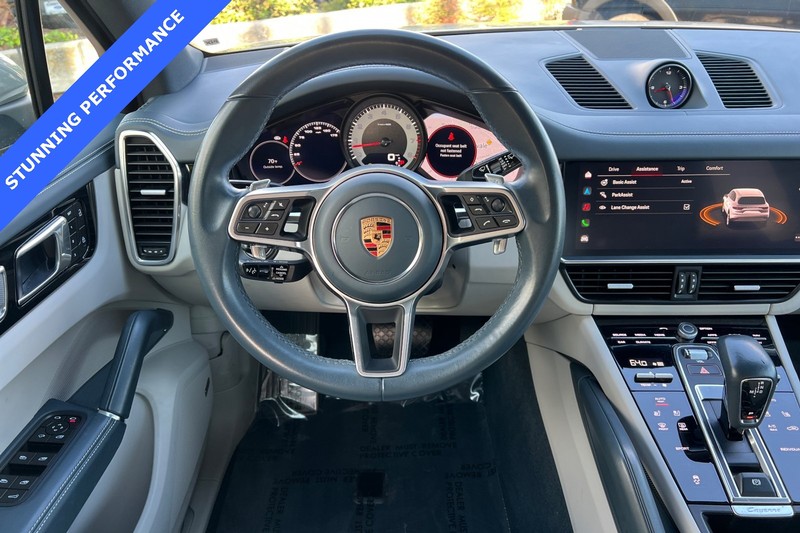 Porsche Cayenne Vehicle Full-screen Gallery Image 14
