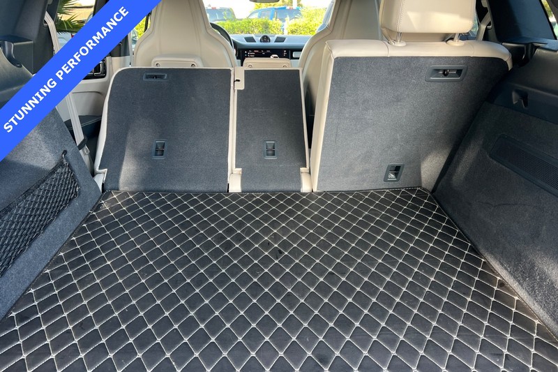 Porsche Cayenne Vehicle Full-screen Gallery Image 15