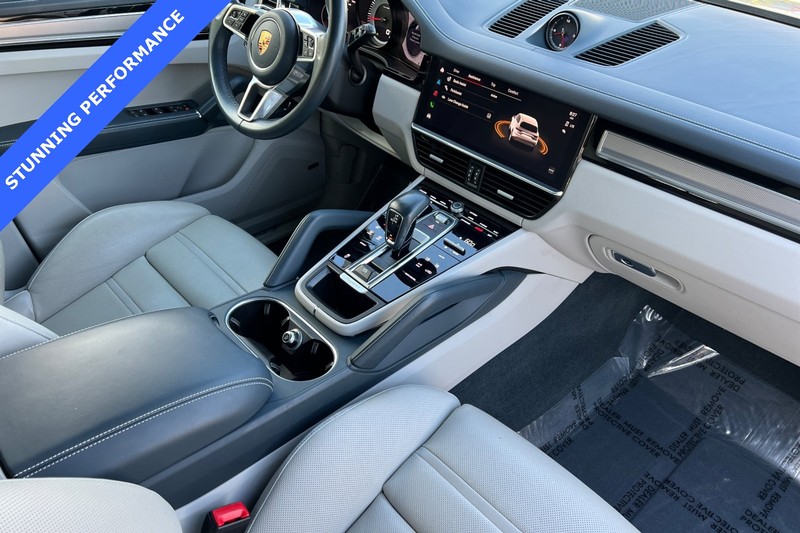Porsche Cayenne Vehicle Full-screen Gallery Image 16