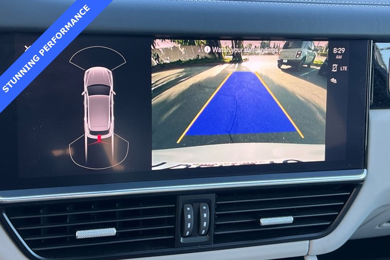Porsche Cayenne Vehicle Full-screen Gallery Image 20