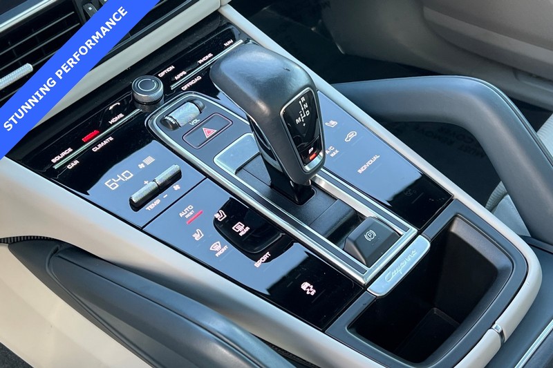 Porsche Cayenne Vehicle Full-screen Gallery Image 22
