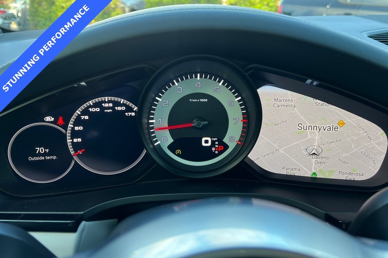 Porsche Cayenne Vehicle Full-screen Gallery Image 24