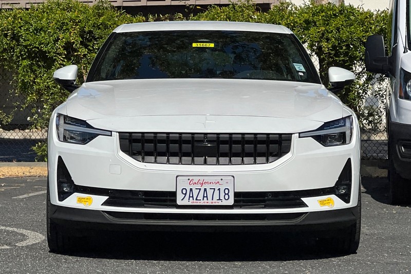 Polestar 2 Vehicle Full-screen Gallery Image 09
