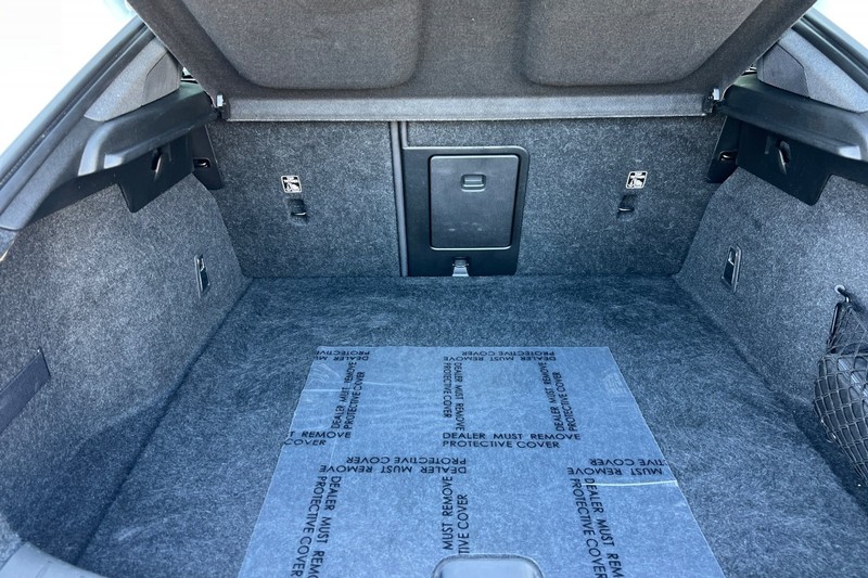 Polestar 2 Vehicle Full-screen Gallery Image 15