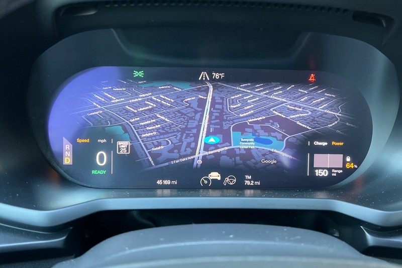 Polestar 2 Vehicle Full-screen Gallery Image 24