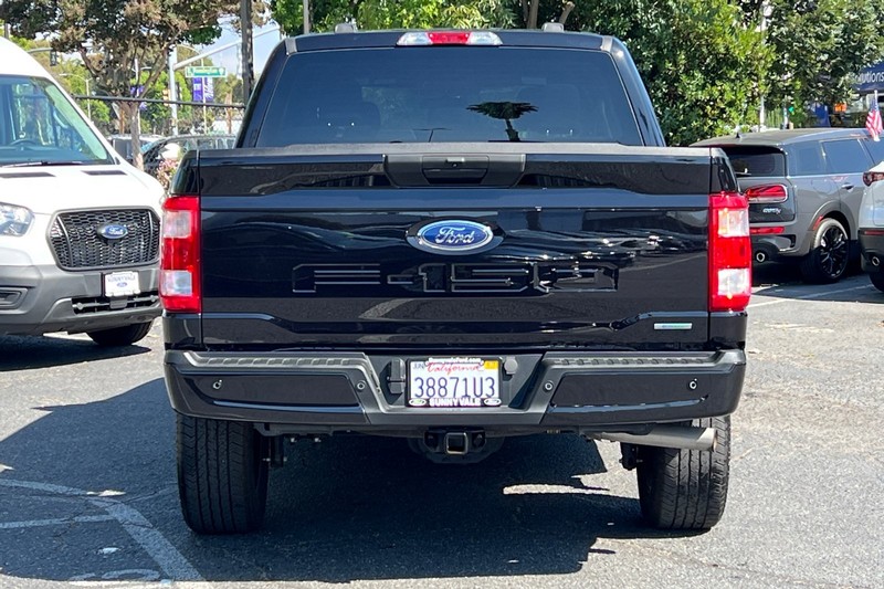 Ford F-150 Vehicle Full-screen Gallery Image 05