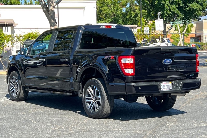 Ford F-150 Vehicle Full-screen Gallery Image 06