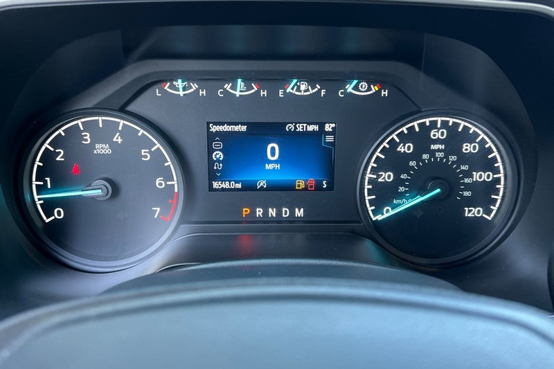 Ford F-150 Vehicle Full-screen Gallery Image 22
