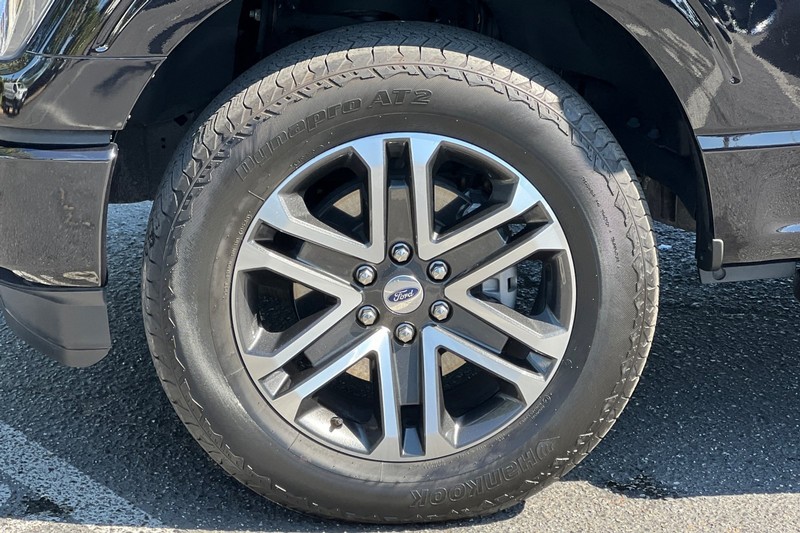 Ford F-150 Vehicle Full-screen Gallery Image 24