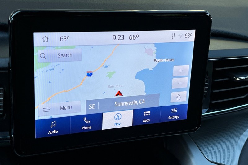 Ford Explorer Vehicle Full-screen Gallery Image 20