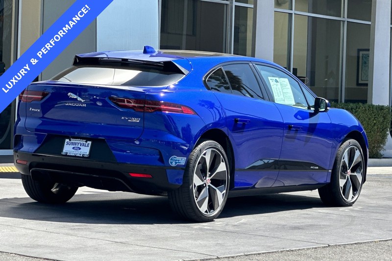 Jaguar I-PACE Vehicle Full-screen Gallery Image 04