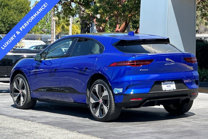 Jaguar I-PACE Vehicle Full-screen Gallery Image 06