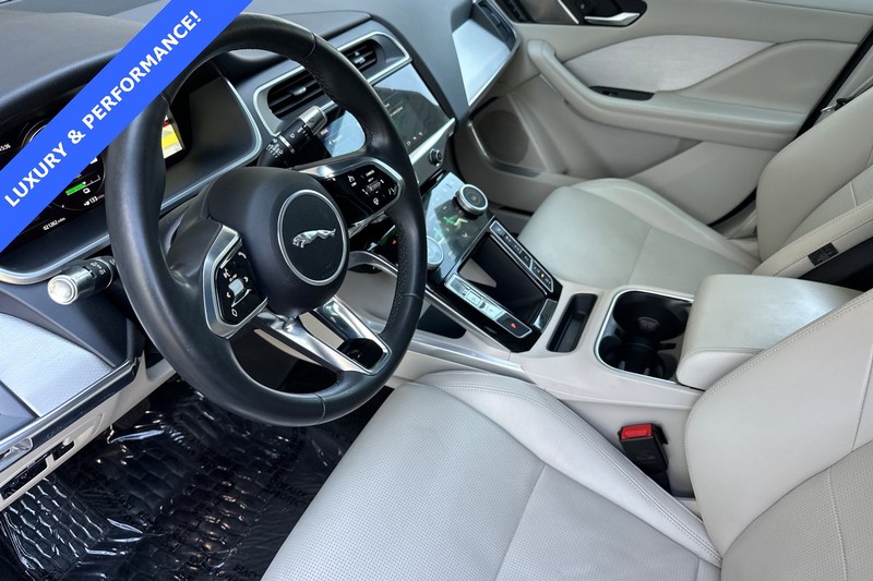 Jaguar I-PACE Vehicle Full-screen Gallery Image 10
