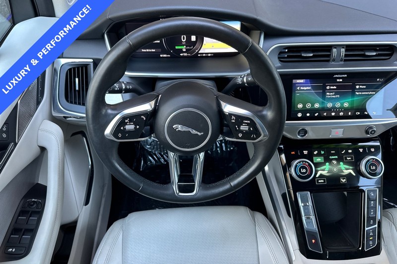 Jaguar I-PACE Vehicle Full-screen Gallery Image 14