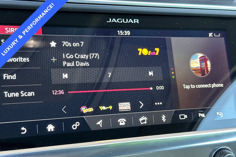 Jaguar I-PACE Vehicle Full-screen Gallery Image 18