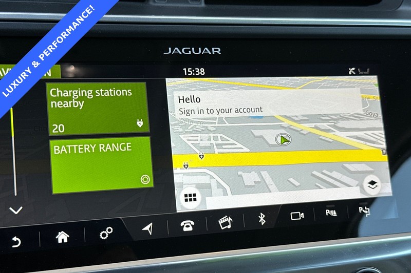 Jaguar I-PACE Vehicle Full-screen Gallery Image 19
