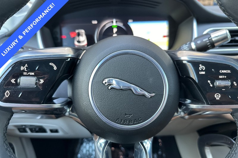 Jaguar I-PACE Vehicle Full-screen Gallery Image 24