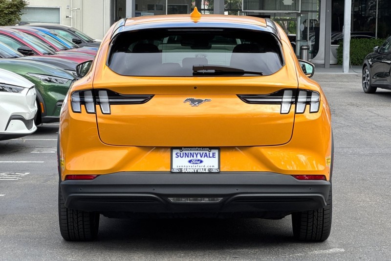 Ford Mustang Mach-E Vehicle Full-screen Gallery Image 05